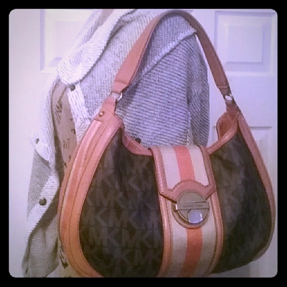 Michael Kors Handbags - Authentic Michael Kors Bag